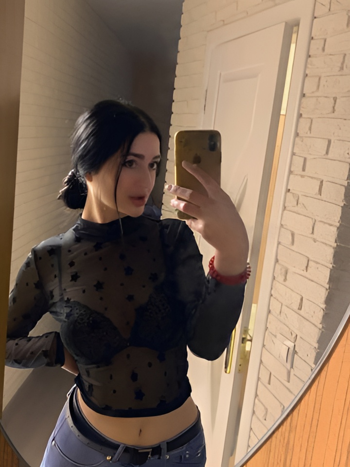 Софа привлекальеная девушка из Суходольска цена от 1500 руб