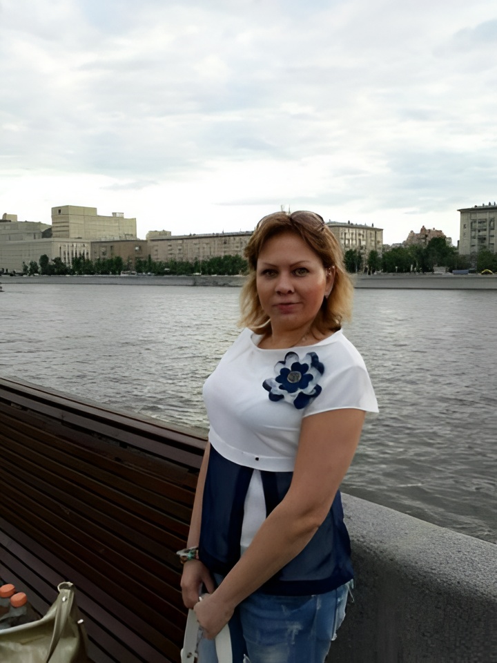 Виктория привлекальеная девушка из Суходольска цена от 2500 руб