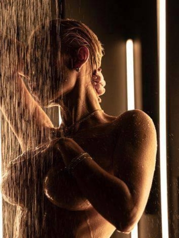 Ева привлекательная девушка из Суходольска цена от 4000 руб