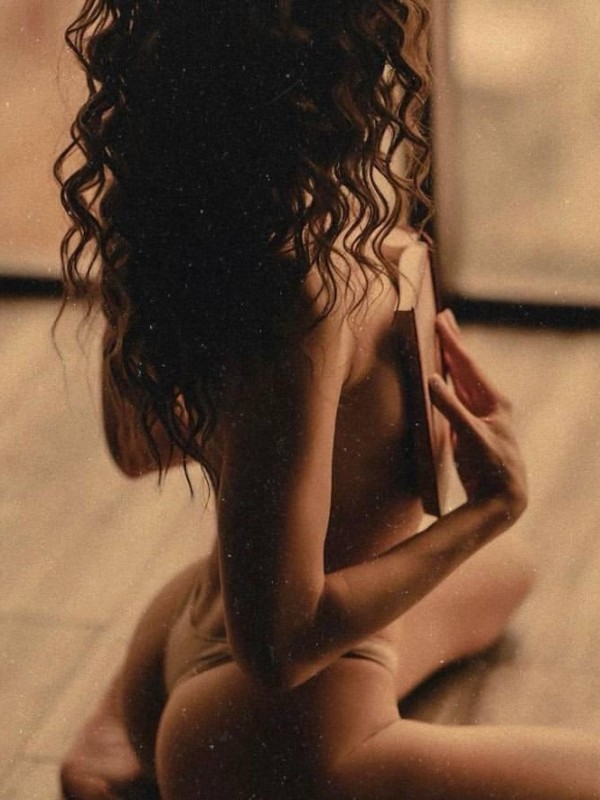 Яна привлекательная девушка из Суходольска цена от 4000 руб